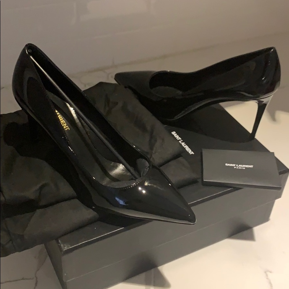 YVES SAINT LAURENT PARIS BLACK POINTED HEEL